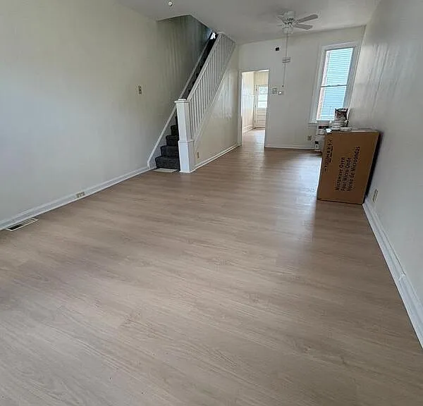 604 Hunter St — Photo 4