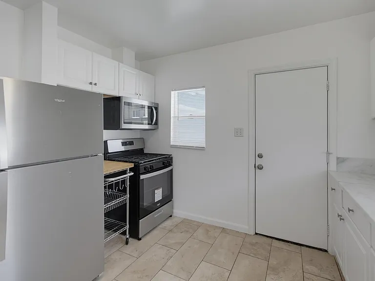 4222 Myrtle Ave — Photo 16
