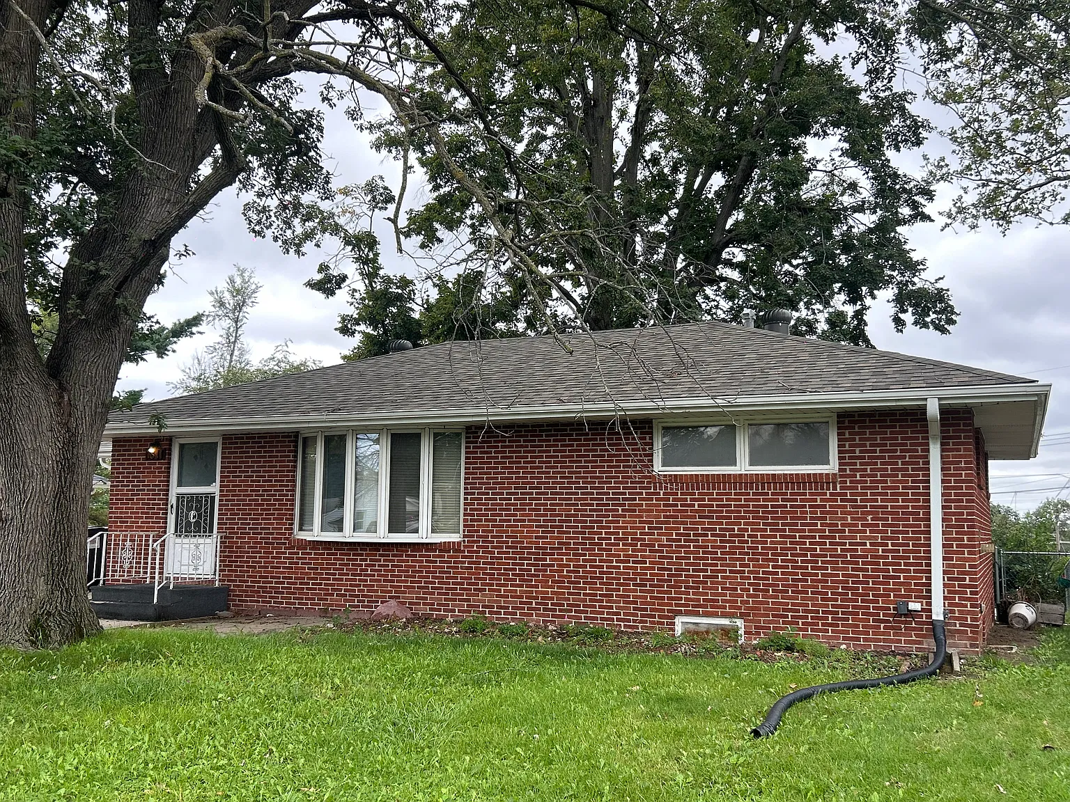 3 bed, 1800 sqft, $1,850 — Photo 2