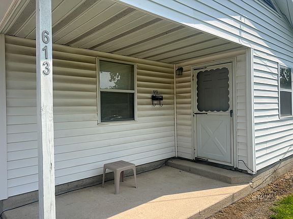 4th image of 613 W Frisco Street