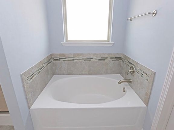 4th image of 32421 N Moss Dr