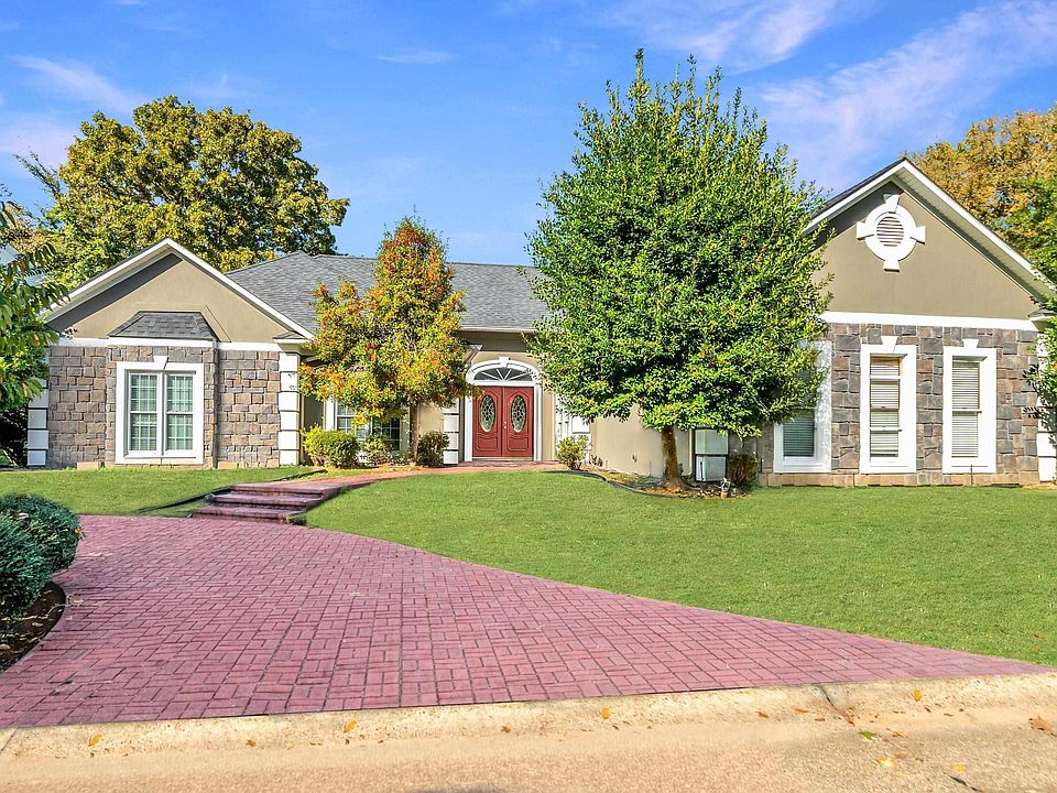 1st image of 220 Osprey Dr