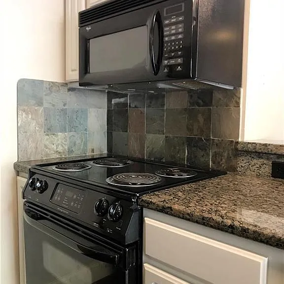 500 E Riverside Dr #154 — Photo 5