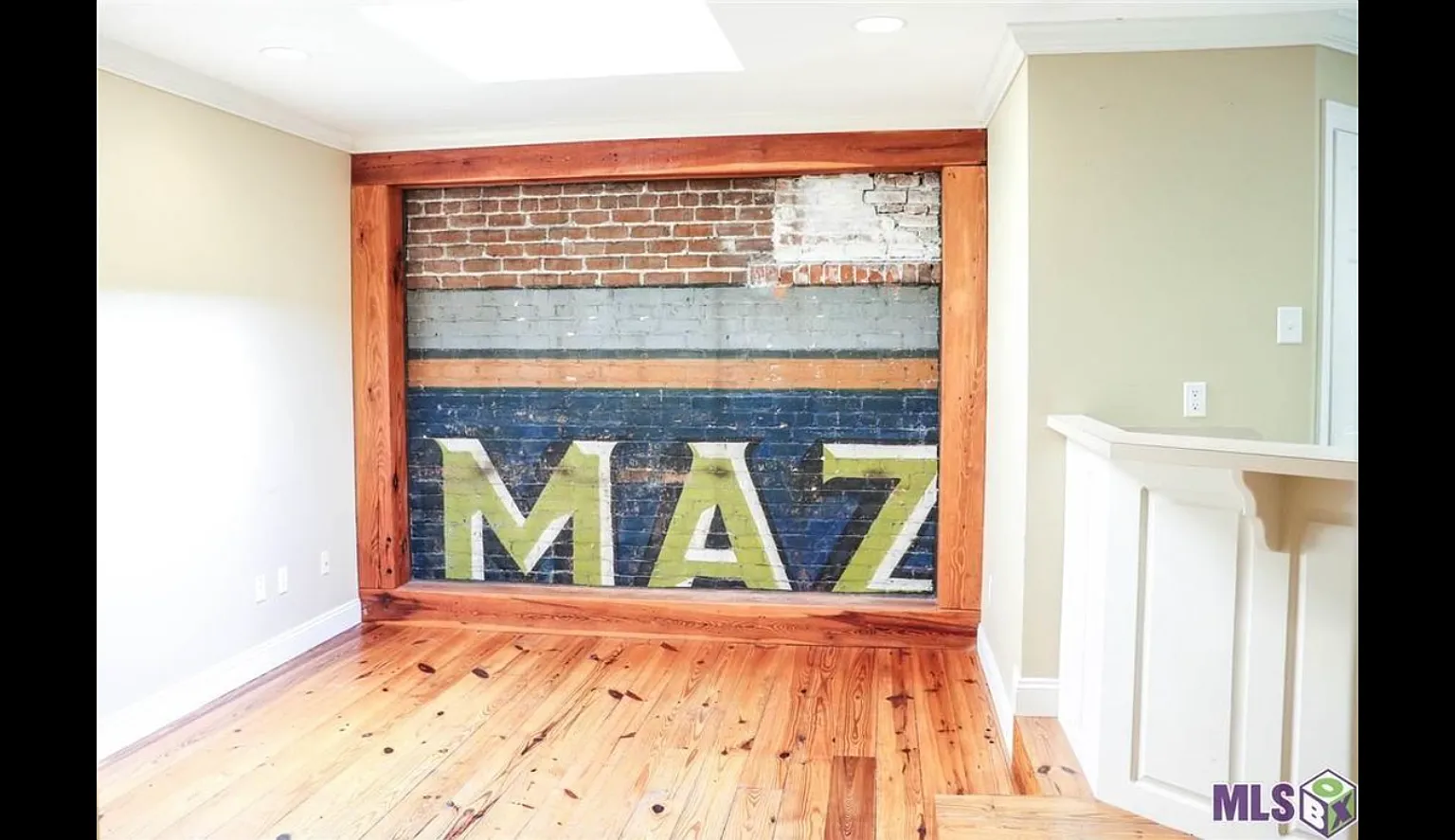 2BR 2BA 3rd Street Downtown — Photo 2