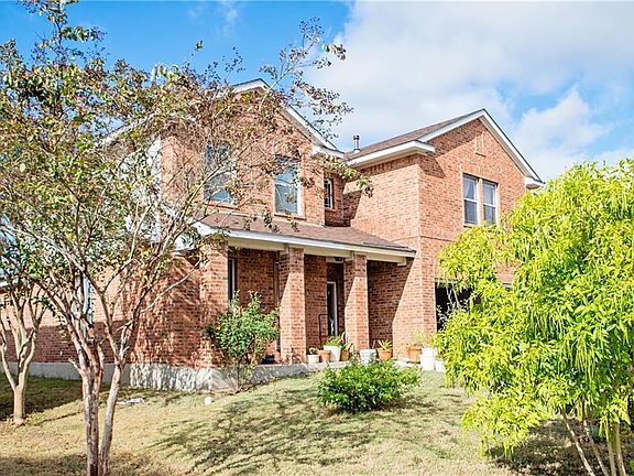 3rd image of 232 Bloomsbury Dr
