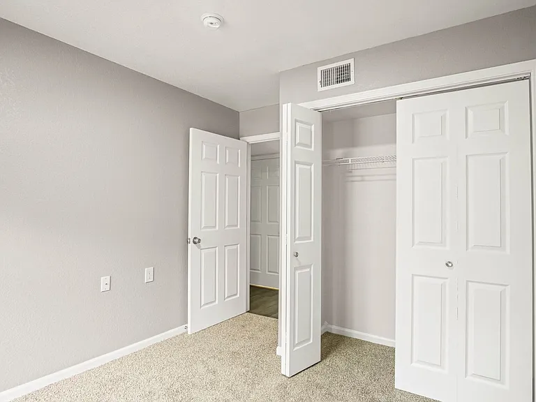 Cameron Villa — Photo 15