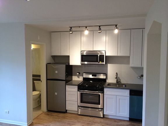 3rd image of 2834 W Palmer St APT B4