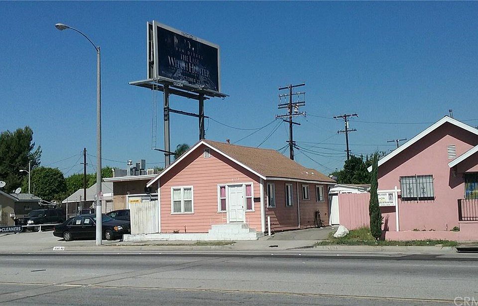 2nd image of 4559 W Century Blvd