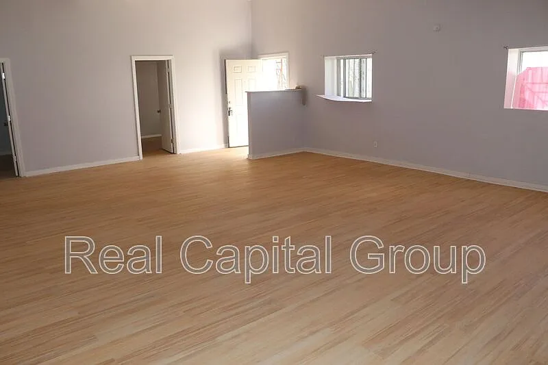 4 bed, 2.0 bath, 2095 sqft, $1,795 — Photo 2