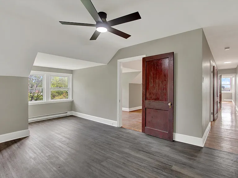 715 Oak Hill Ave #3N — Photo 11