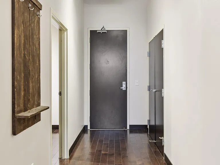 618 Washington Ave N #200 — Photo 19