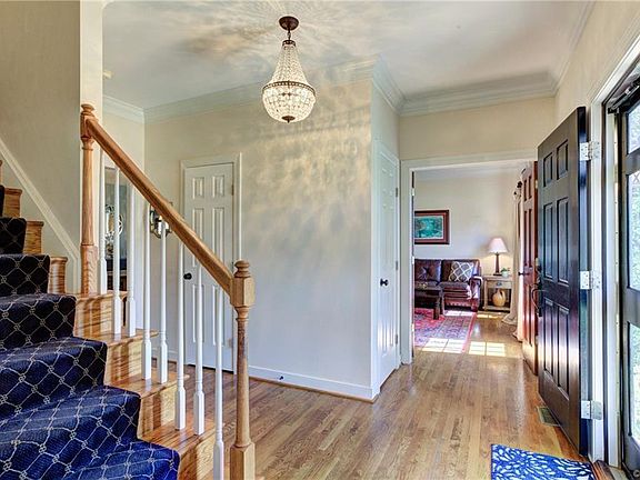 5th image of 8105 Holmes Ave