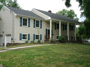 40 Leabrook Ln, Princeton, NJ