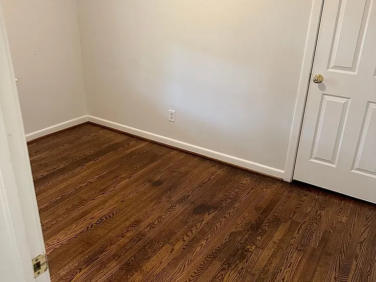 2213 Mendota Dr — Photo 12