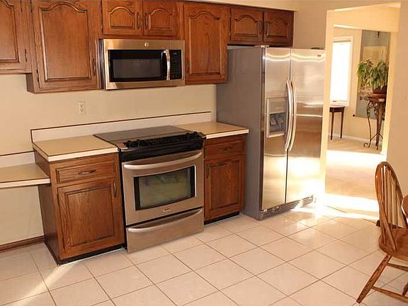 5th image of 2107 Sandalwood Dr NE