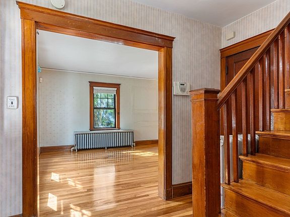 4th image of 52 Prince St