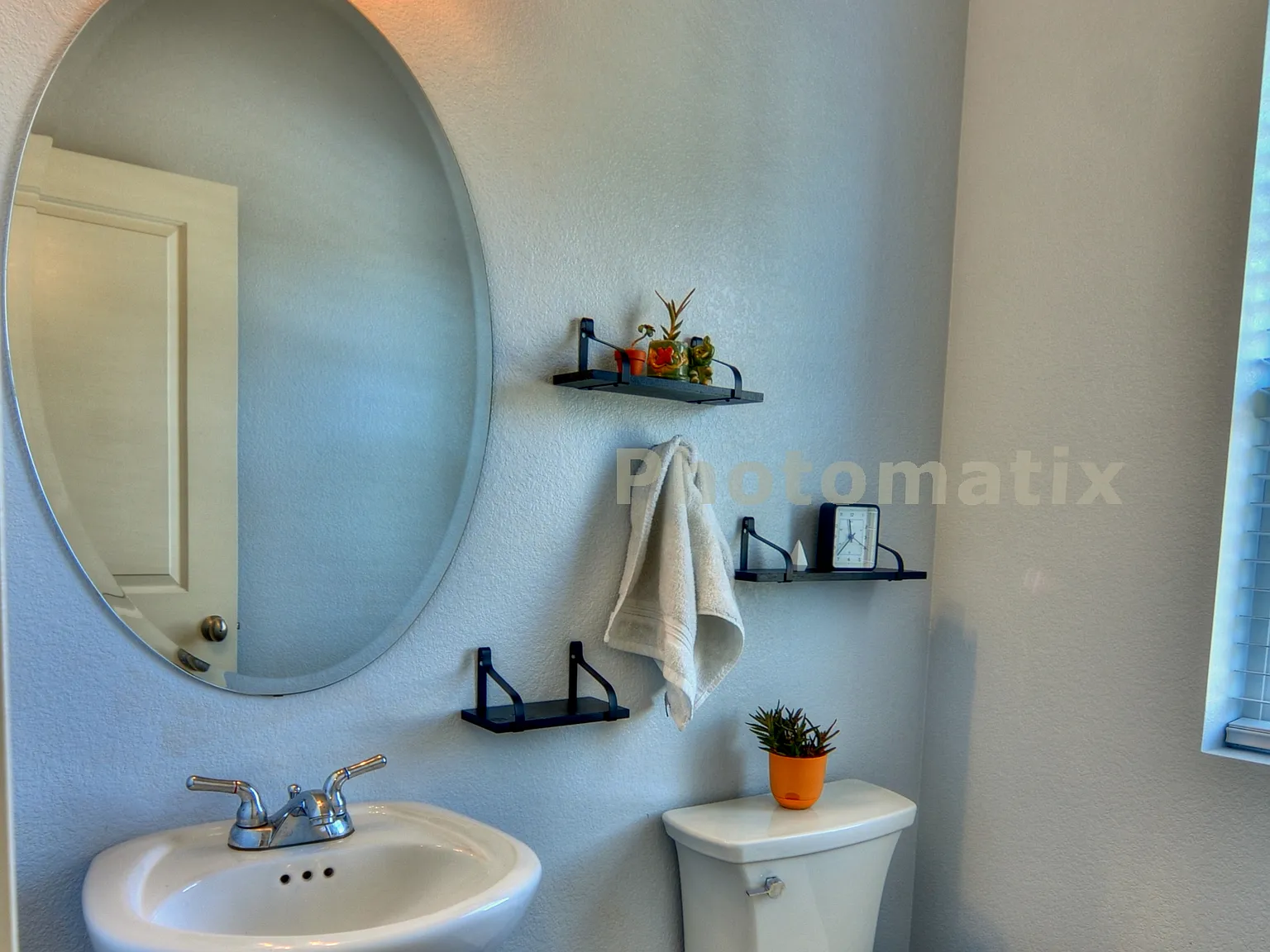 3 bed, 2.5 bath, 1687 sqft, $2,695 — Photo 3