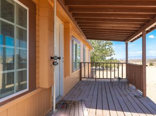 7828 Sunset Rd, Phelan, CA 92371