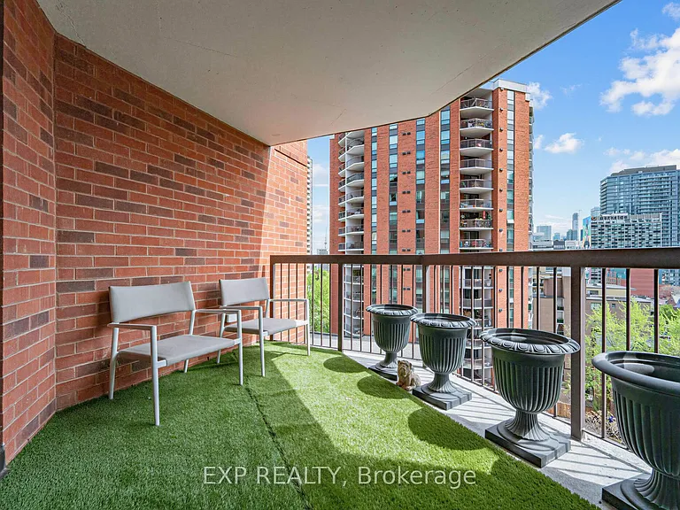 77 Maitland Pl #1127 — Photo 20