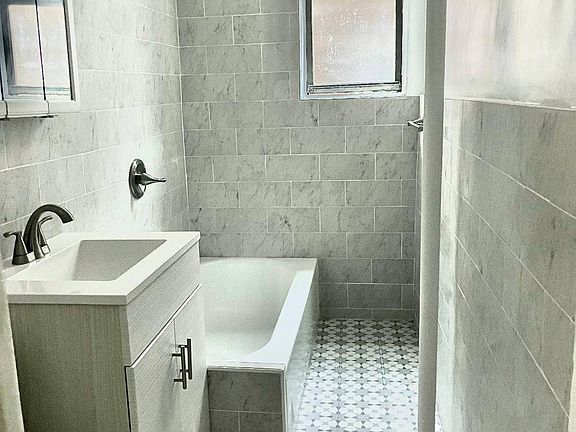 5th image of 2837 W 15th St