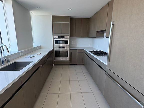 2nd image of 889 Francisco St Unit 2706