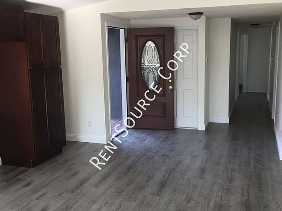 3rd image of 44329 Gingham Ave