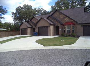 228 W Cobblestone Ct, Russellville, AR 72801