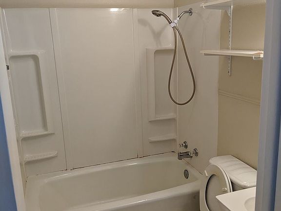 2nd image of 535 Jensen St