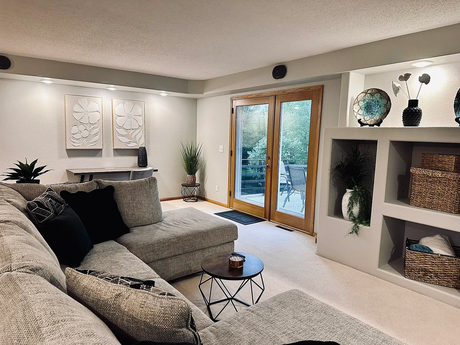 2 bed, $2,200 — Photo 1
