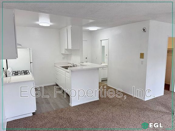 3rd image of 6155 Fulton Ave APT 207