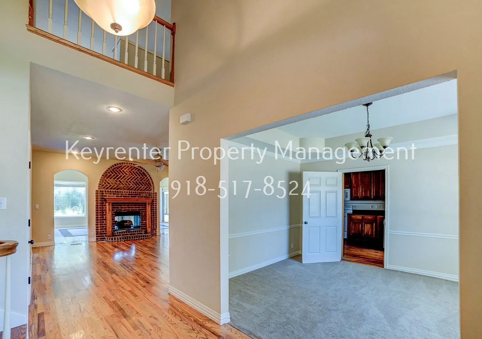 Beautiful home across from Jenks Middle School — Photo 4