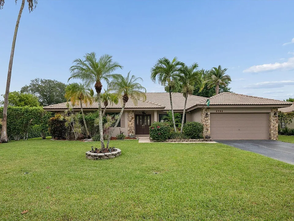 1751 NW 112th Ter