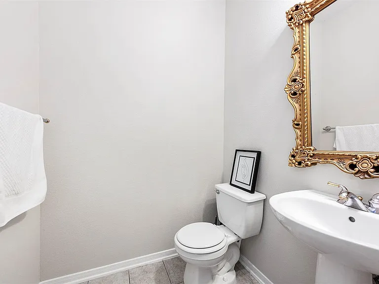 7902 Feather Springs Dr — Photo 21