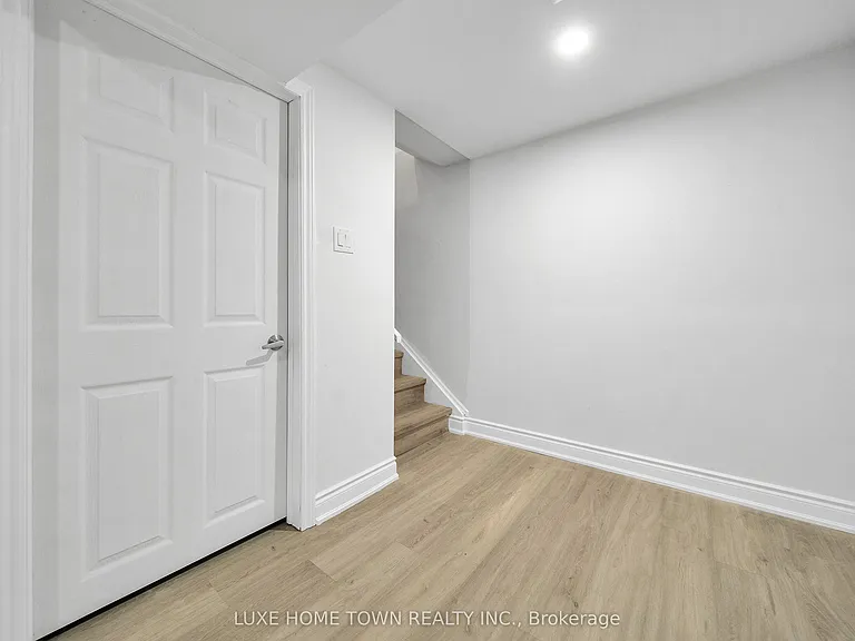 5 Centennial Dr — Photo 29