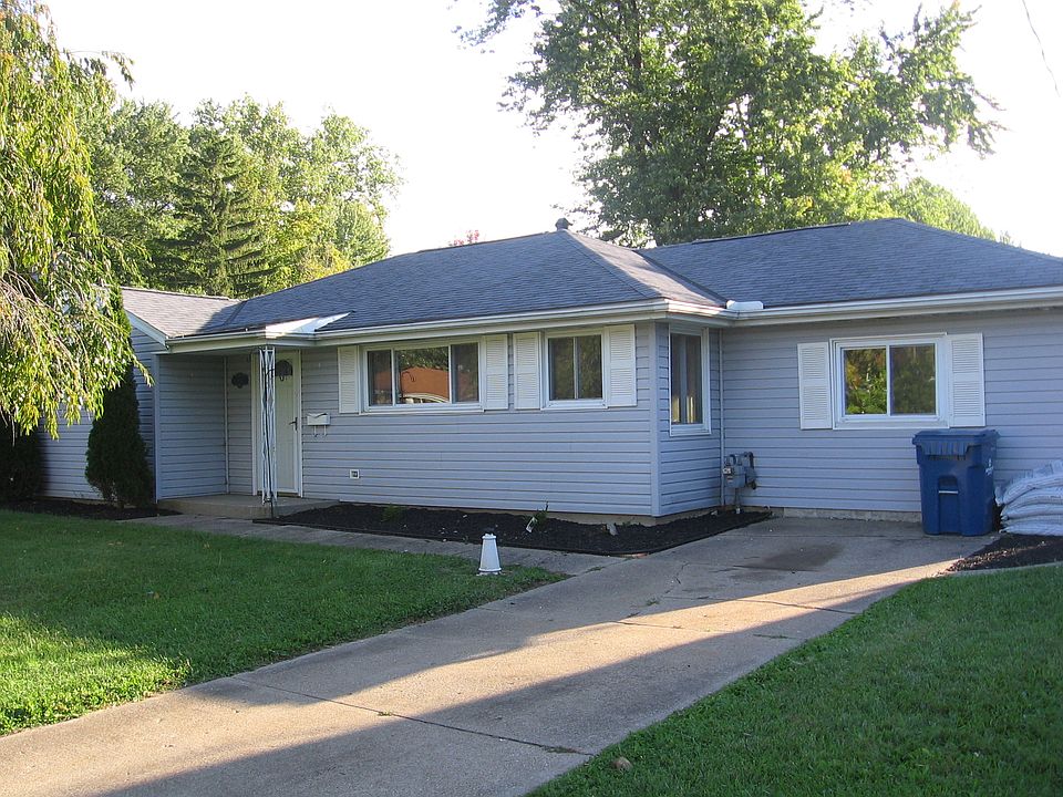1st image of 861 Marion St