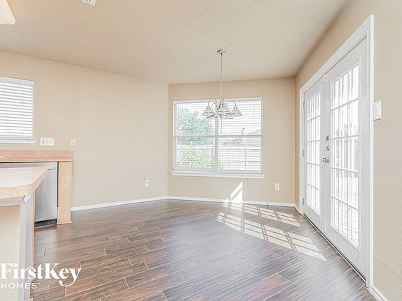 4th image of 1132 Beechwood Ln