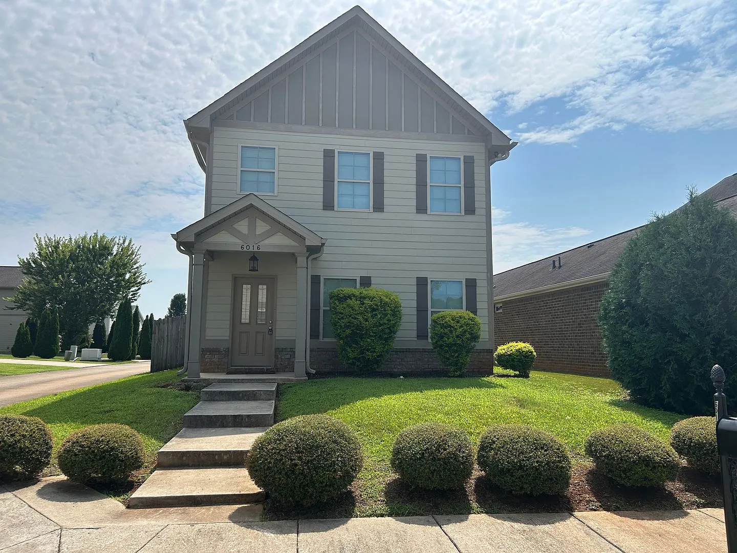 Price Drop Beautiful 4 Bedroom 3.5 Bath Home! — Photo 2