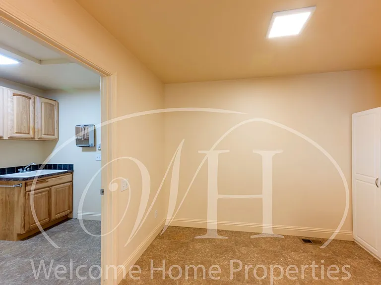 741 SE Magnoni Dr — Photo 14