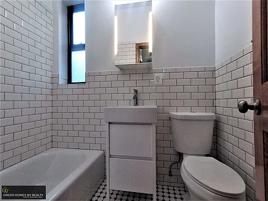 Rented by Green Home NY Realty LLC | media 31