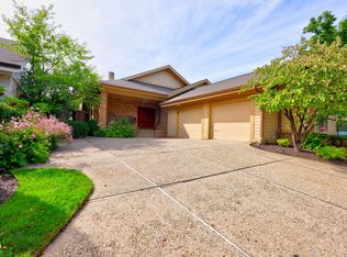 8074 Dean Rd, Indianapolis, IN 46240