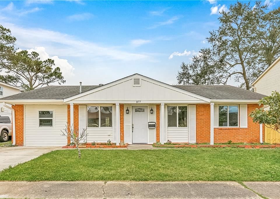 1st image of 877 Oakwood Dr