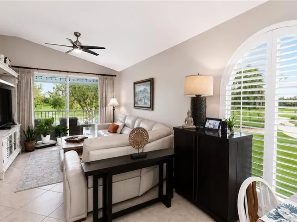8274 Twelve Oaks Cir APT 126, Naples, FL 34113
