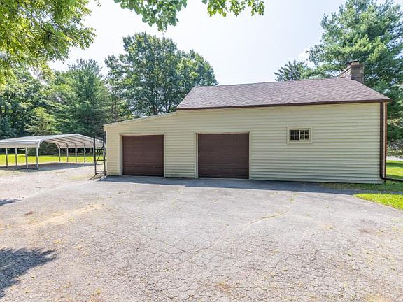 3rd image of 8396 N Seymour Rd