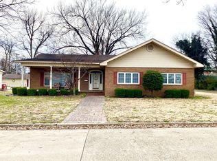 947 Vernon Ave, Sikeston, MO 63801