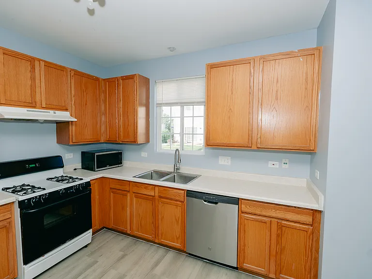 1136 Coneflower Ct — Photo 7