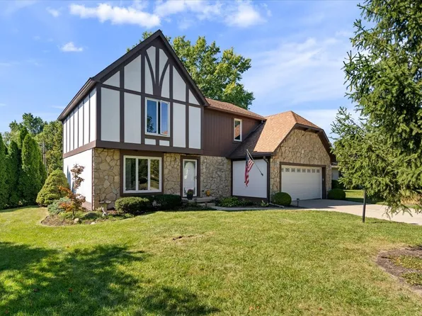 8091 Bay Brook Dr, Indianapolis, IN 46256