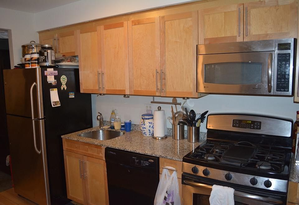2nd image of 516 W 47th St APT S1k