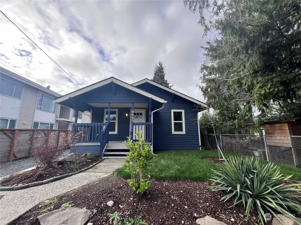 9045 9th Avenue SW, Seattle, WA 98106
