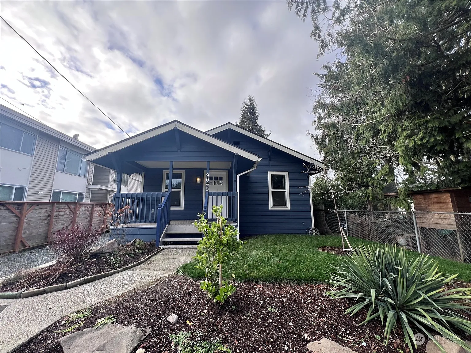 9045 9th Avenue SW photo 1