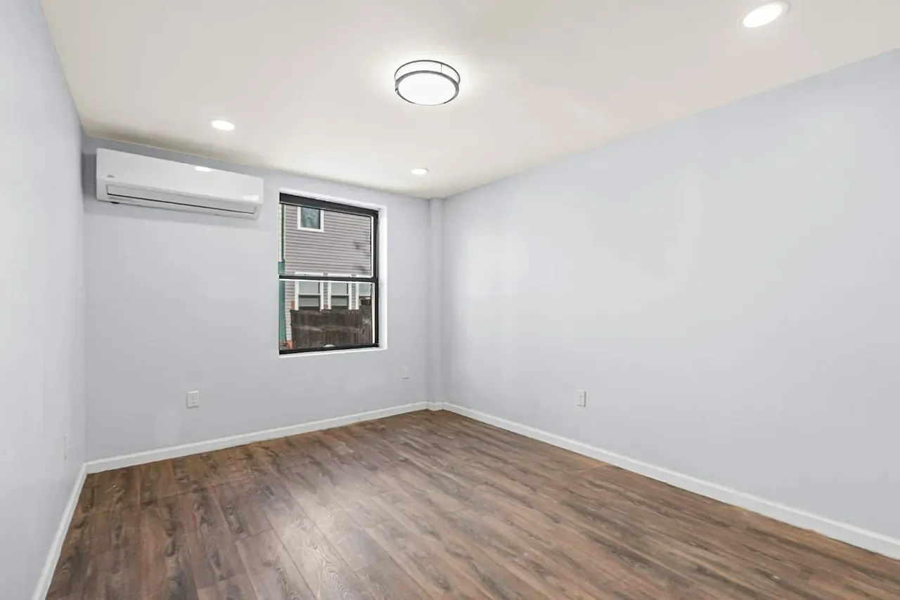 1 bed, 705 sqft, $1,500 — Photo 3